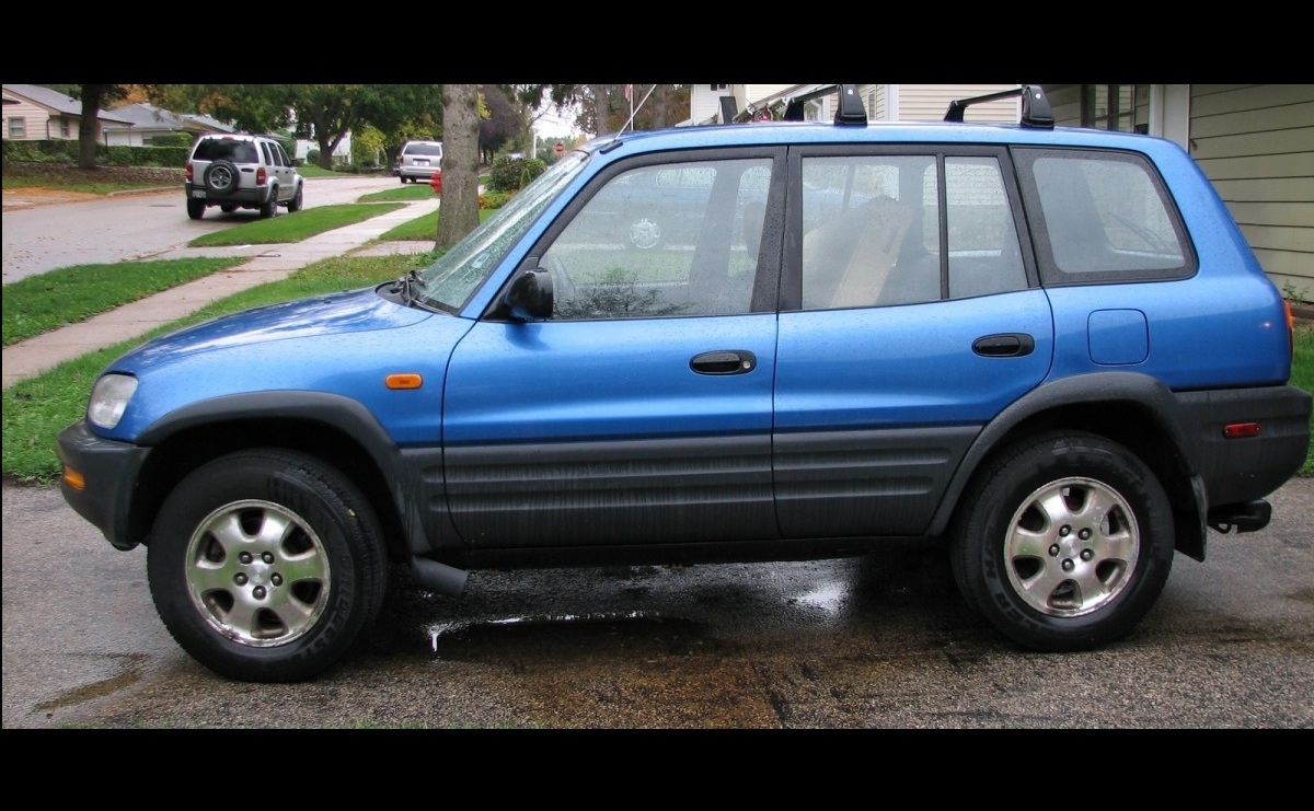 Enashipai Safari and Tours 4×4 Rav4 (5-doors) in Uganda